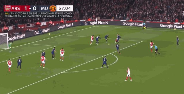 【英超】阿森纳2比0曼联，廷伯、萨利巴通过角球破门