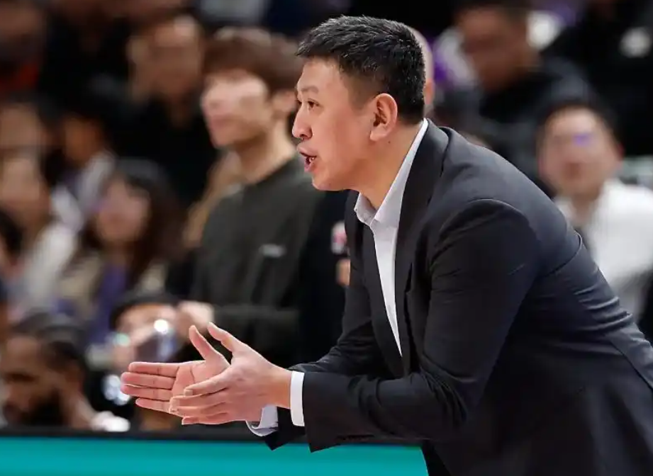 开云体育官网-胜新疆更衣室！王世龙强调防守与反击，点出求胜欲，无金链子环节